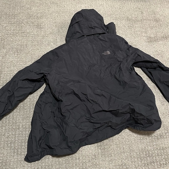 TheNorthFace black hooded shell jacket -Sold - Picture 6 of 12